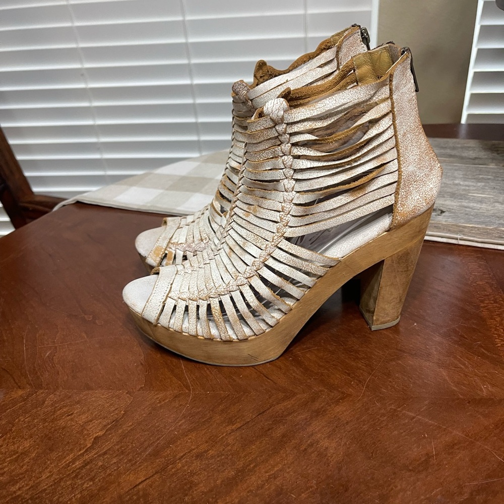 Sbicca Vintage Collection Yani Huarache Leather Platform Sandal